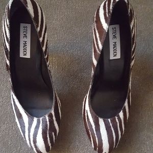 Steve madden skin pumps